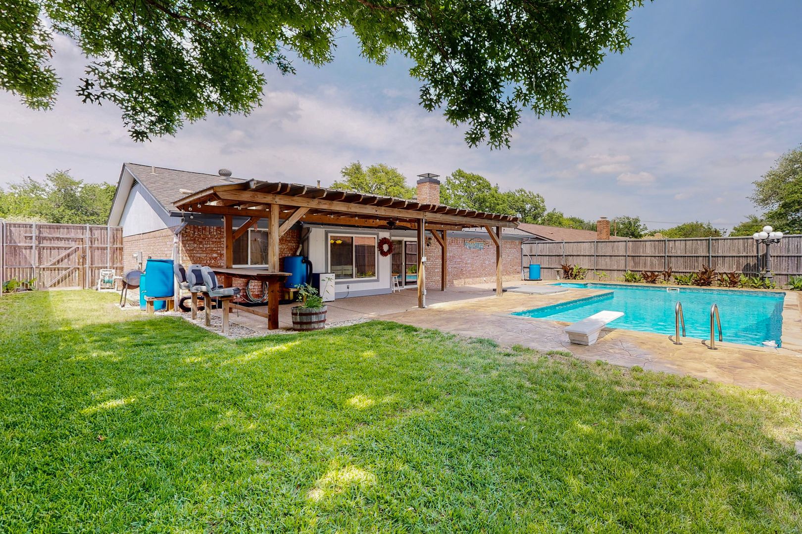 Arlington House: 5106 Atlantis Ter