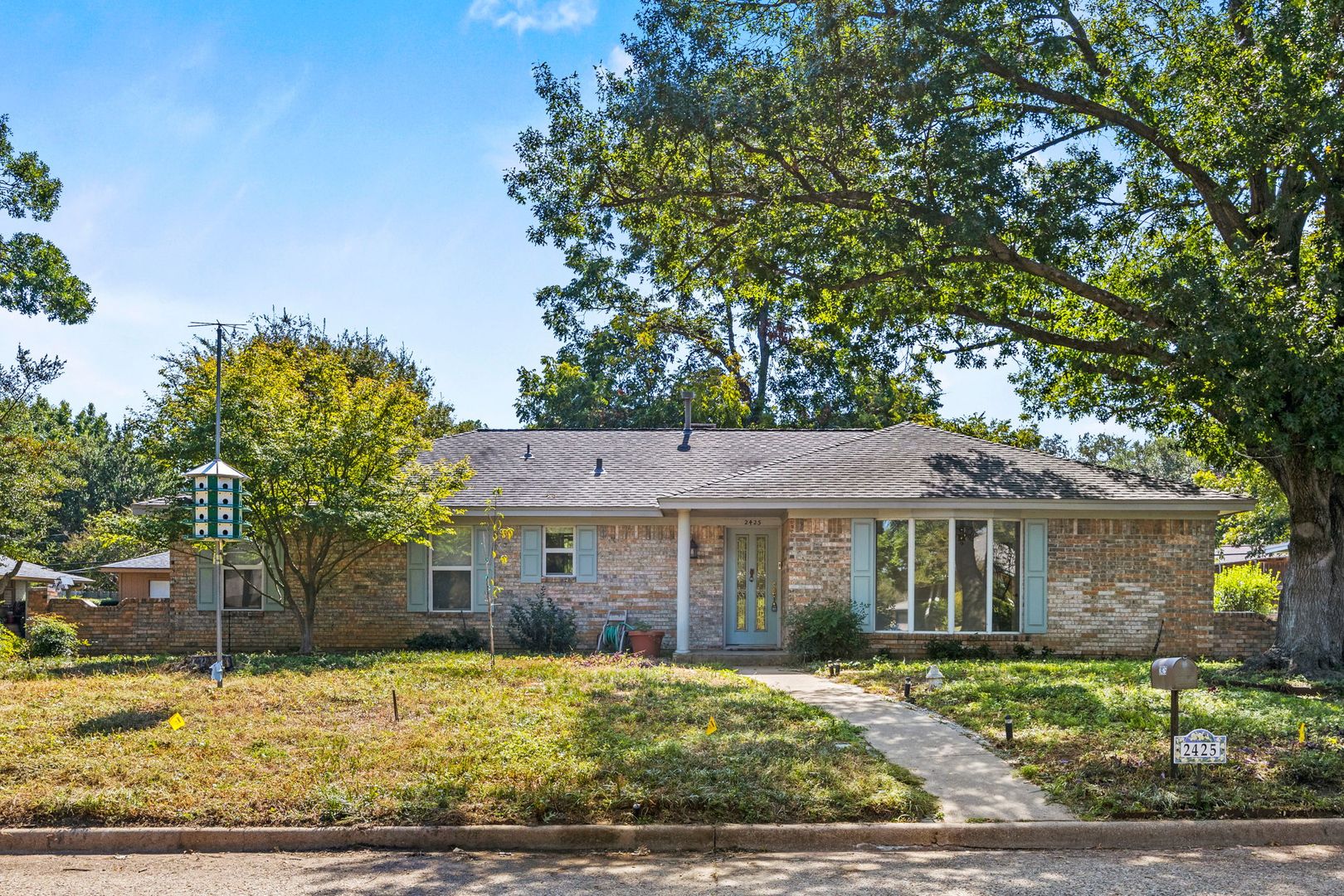 Grand Prairie House: 2425 Nottingham Pl