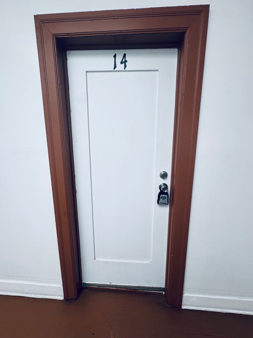 Los Angeles Apartment: 314 South Catalina Street