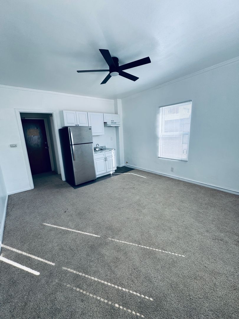 Los Angeles Apartment: 520 South Hobart Blvd