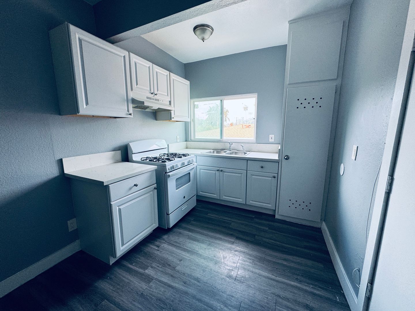 Eagle Rock Apartment: 1616 Yosemite Drive