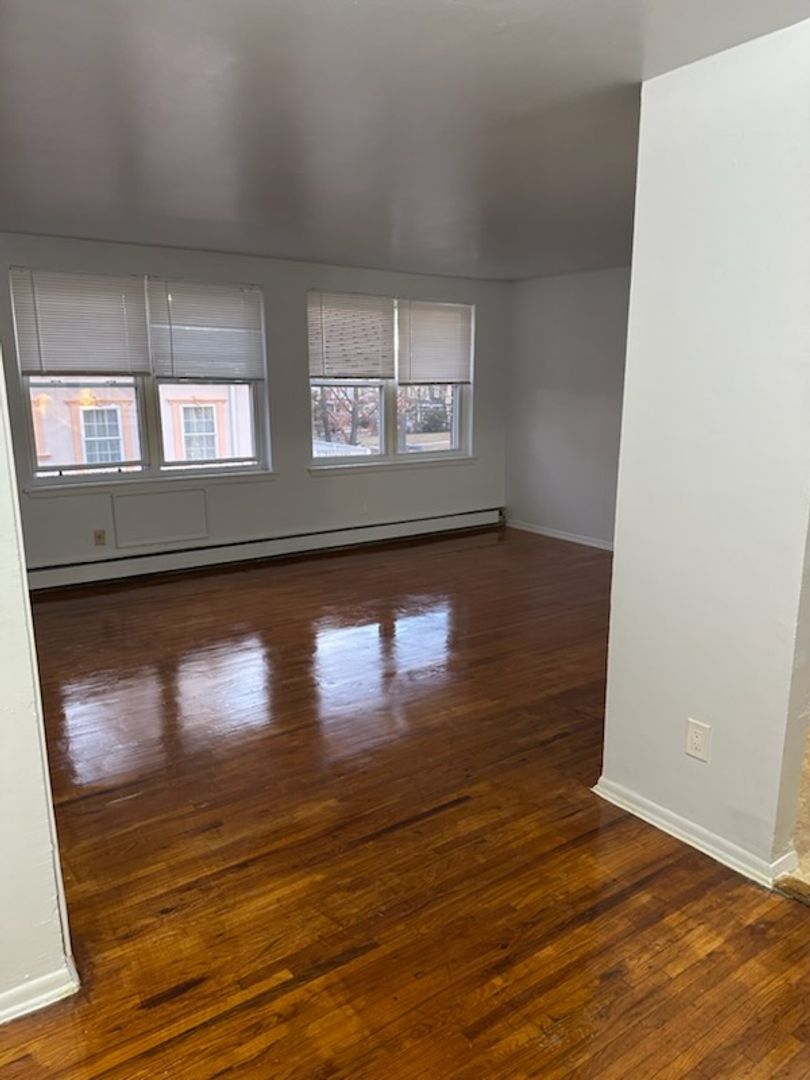 PLAINFIELD Apartment: 907-911 WEST 7TH STREET