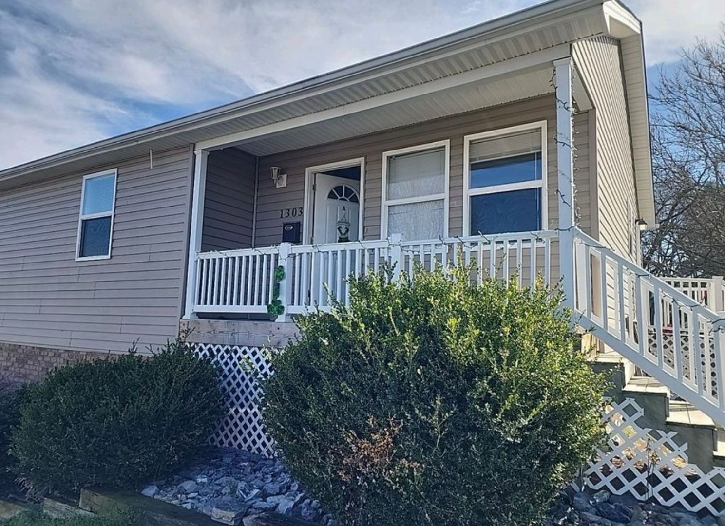 Radford Apartment: 1303 Lawrence St