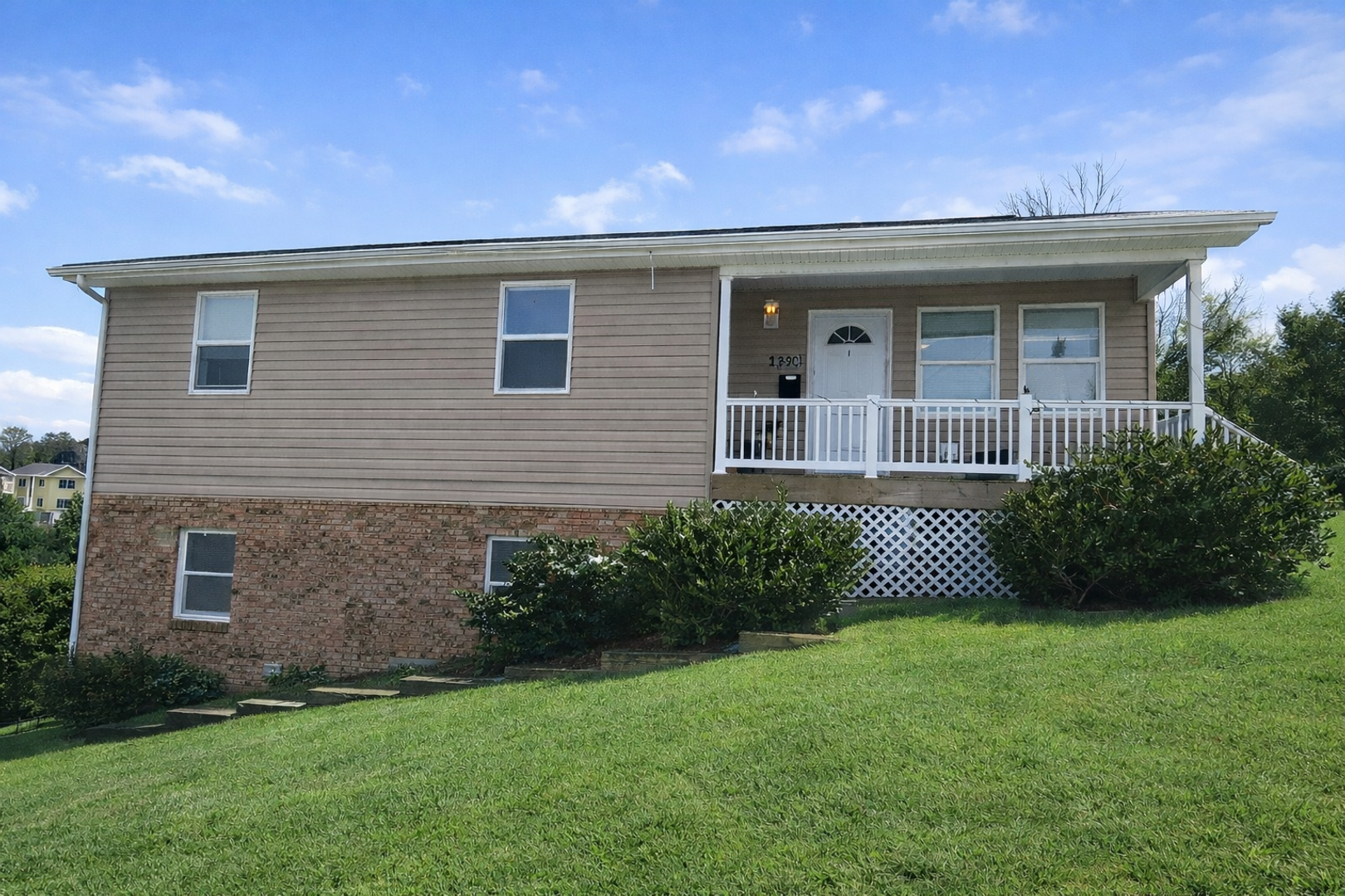 Radford Apartment: 1303 Lawrence St