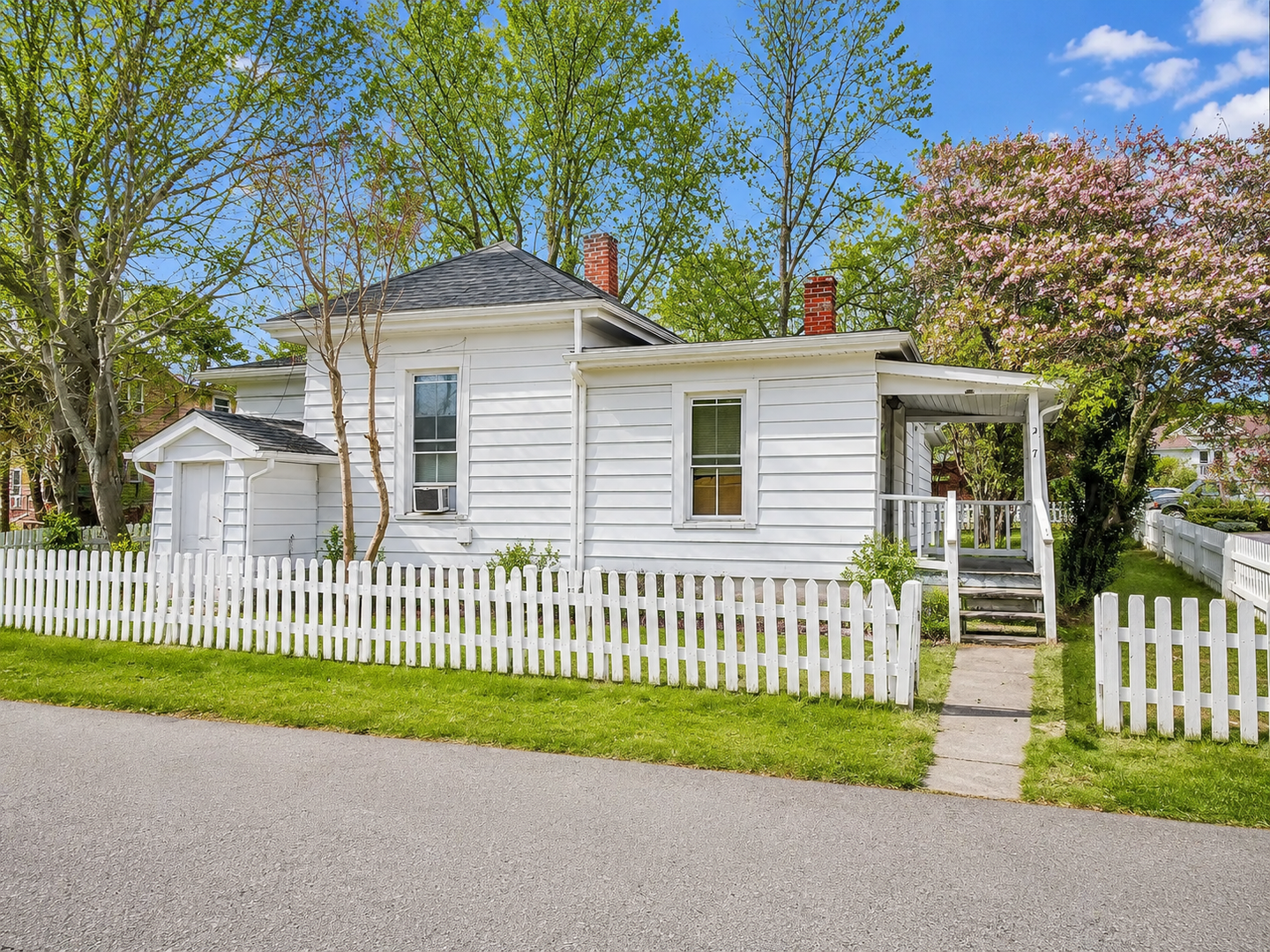 Blacksburg House: 207 Jackson St