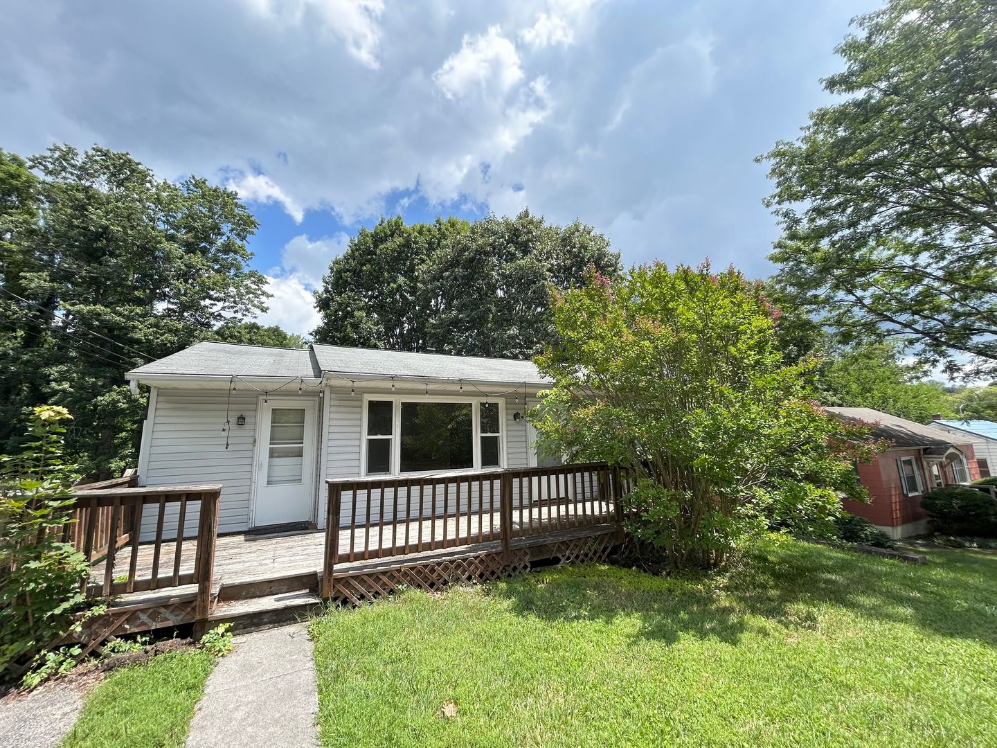 Blacksburg House: 108 Broce Dr