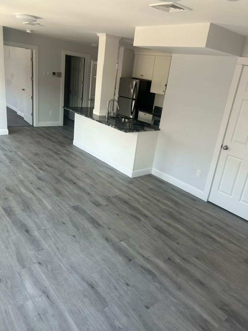 Salem Apartment: 57 Wharf St., Suite 2E