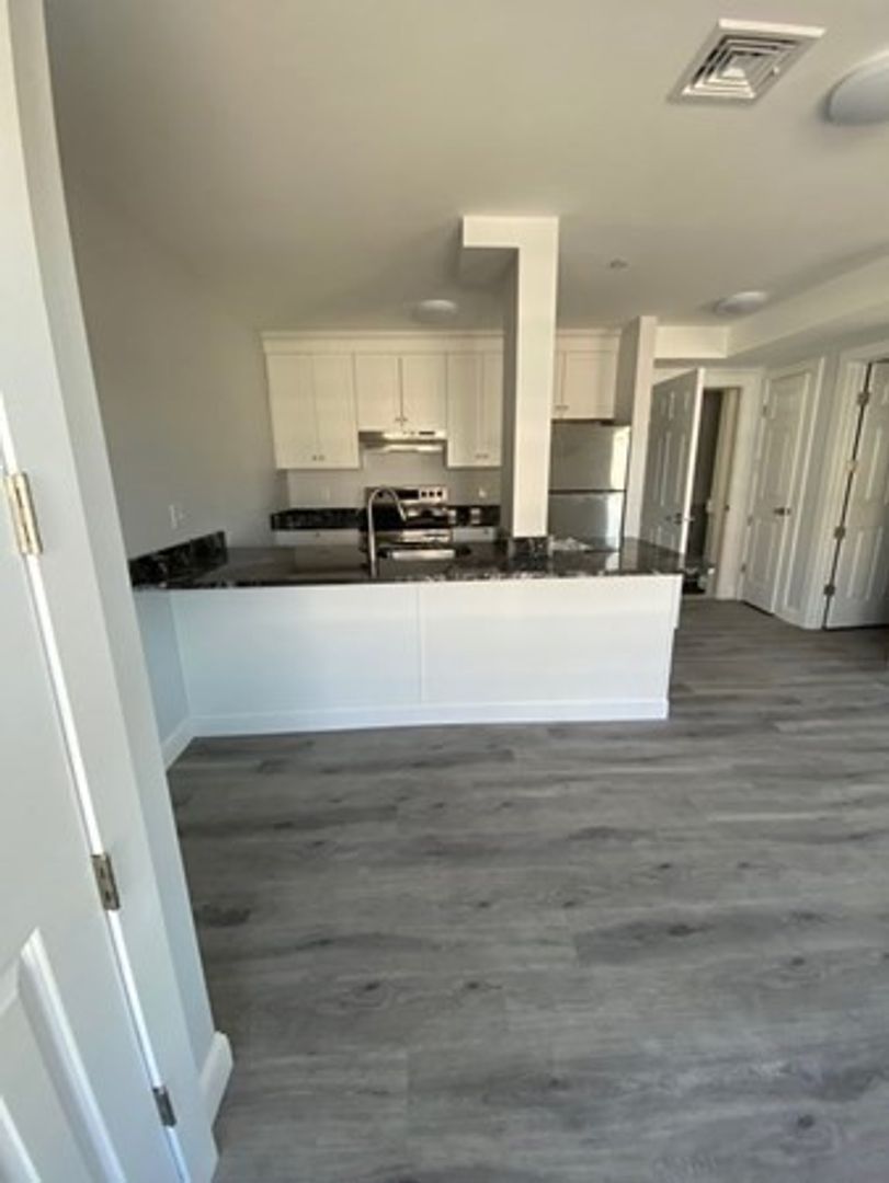 Salem Apartment: 57 Wharf St., Suite 2E