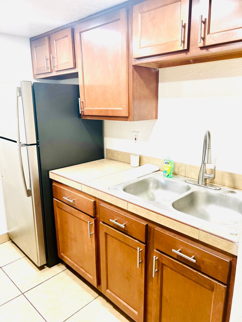 Phoenix Apartment: 3101 N. 36th St.