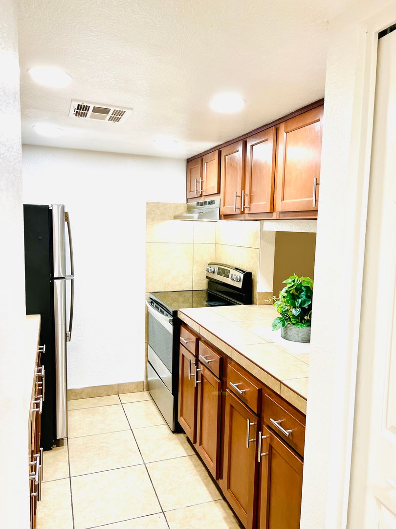 Phoenix Apartment: 3101 N. 36th St.