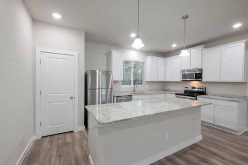 Luxurious 3/3.5 in The Preserve at the Dominion – photo 1