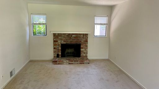 Spacious 2 Bedroom, Downtown Lafayette