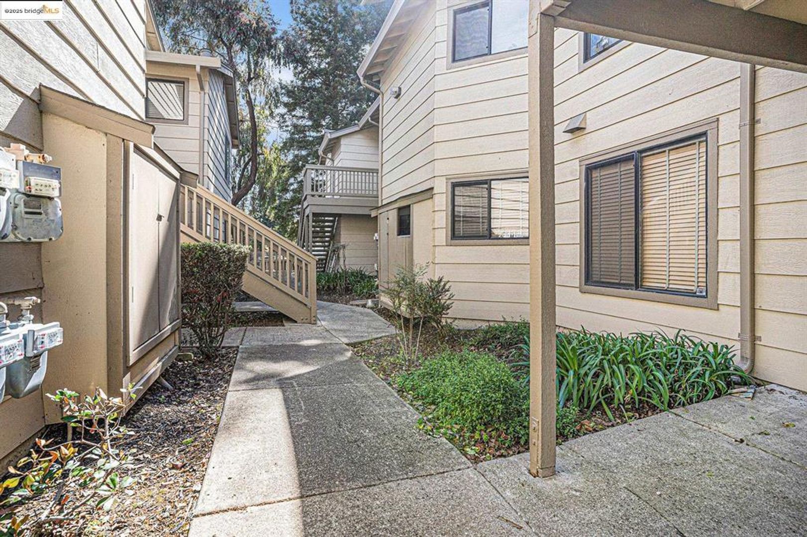 Hercules Condo: 704 Windsor