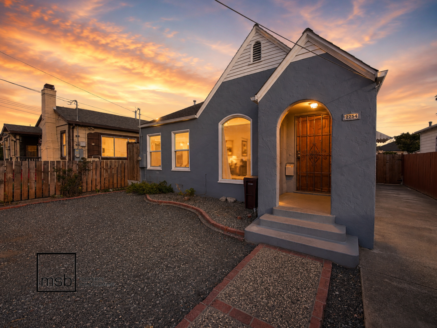Oakland House: 2254 107th Ave