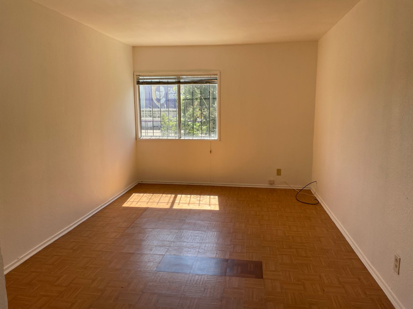 Oakland Apartment: 8522 MacArthur Blvd