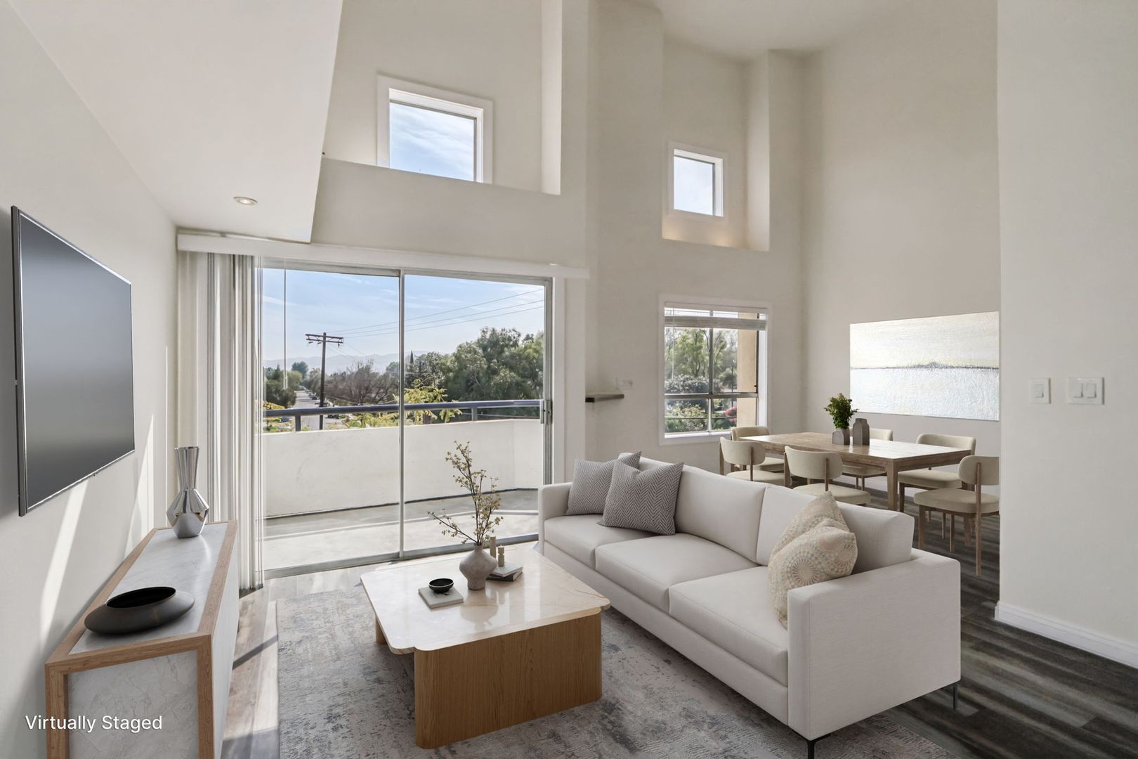 Lake Balboa Apartment: 16550 Vanowen Street