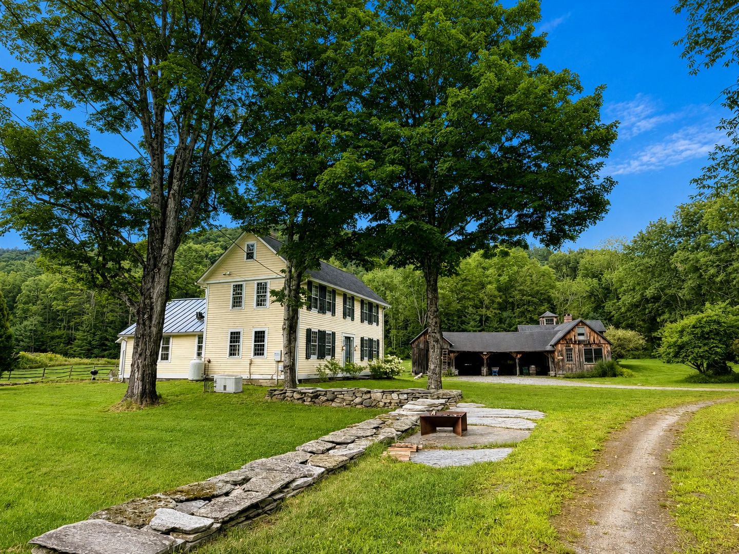 Brookline House: 872 Grassy Brook Rd