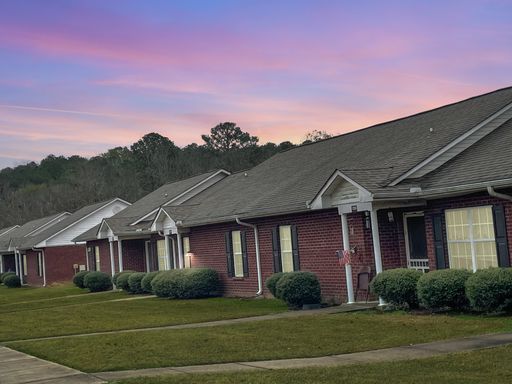 The Avondale**********Beautiful 2 Bedroom in heart of Pell City************Starting fro $1120/mo