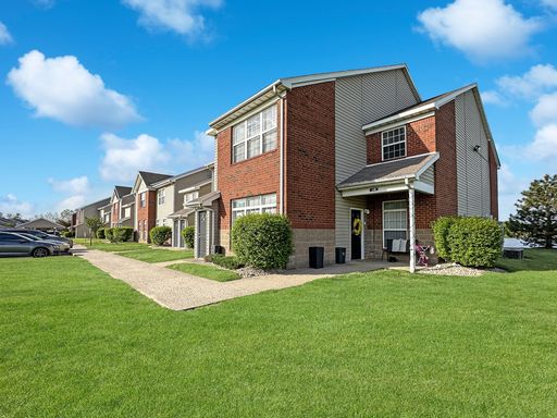 Luxurious Lakeside Living: Spacious 2-Bedroom Retreat Starting at $1,424 – photo 1