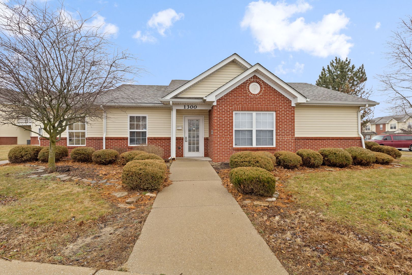 Greensburg House: 1306 E Liberty Circle