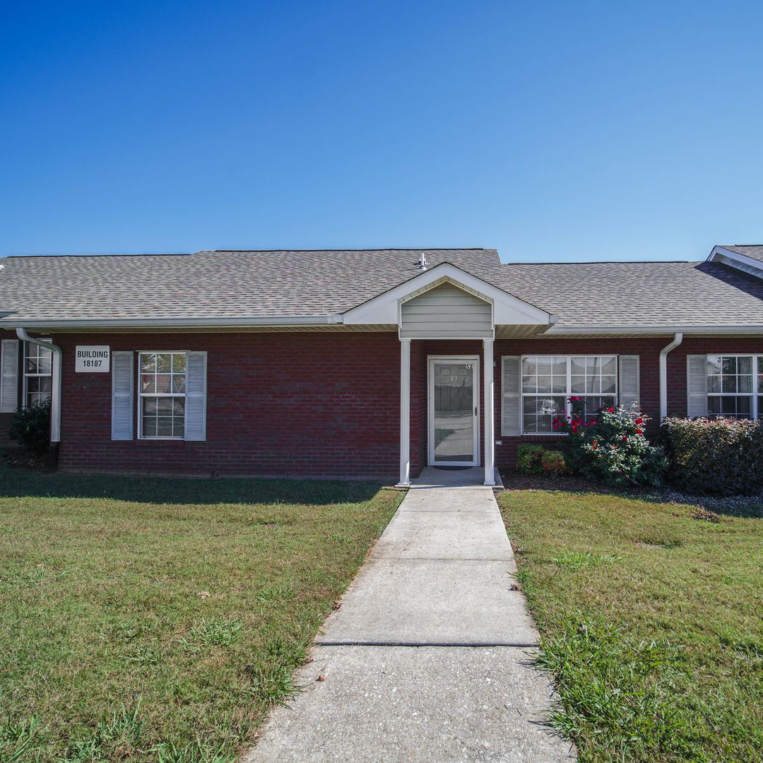 Hartselle House: 706 Midway Street NW