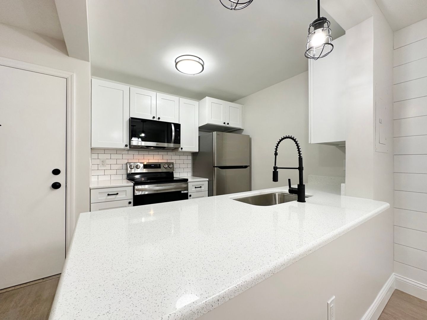 Newburgh House: 4154 Bell Rd