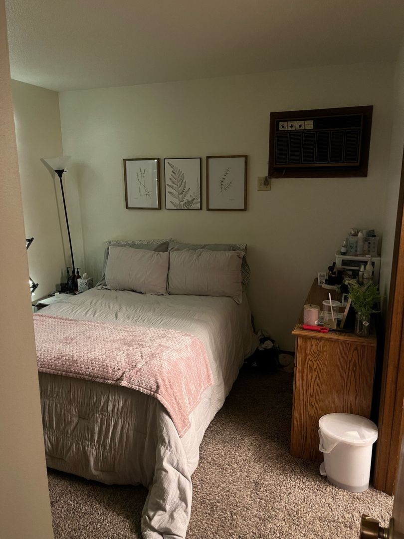 Iowa City Apartment: 707-815 Oakcrest Street