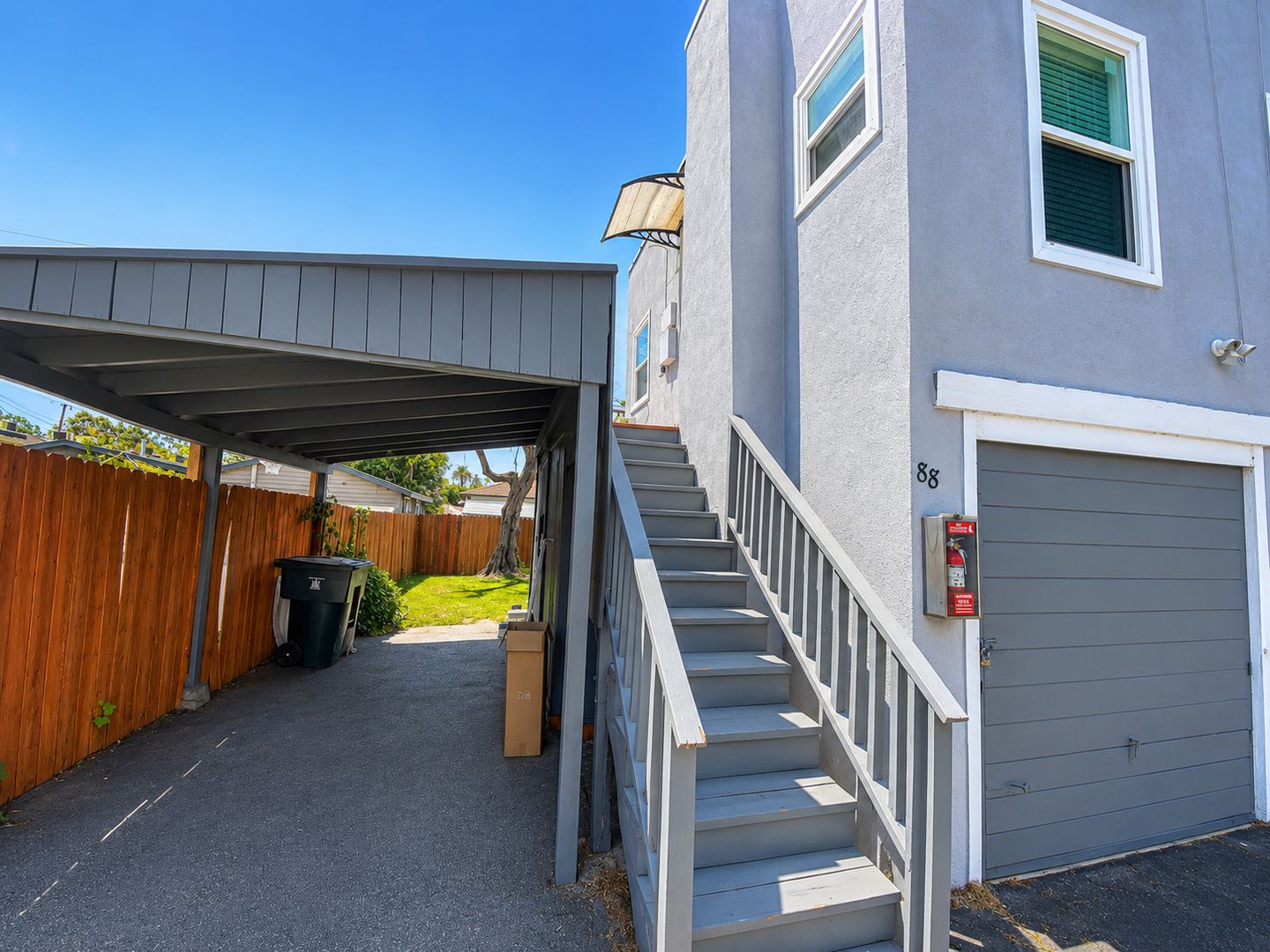 Pasadena House: 88 S.Allen Ave