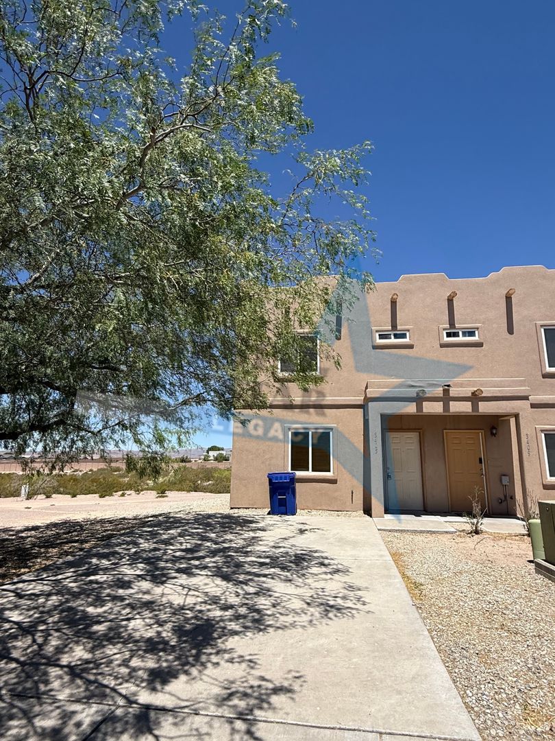 Las Cruces House: 3405 Valverde Loop