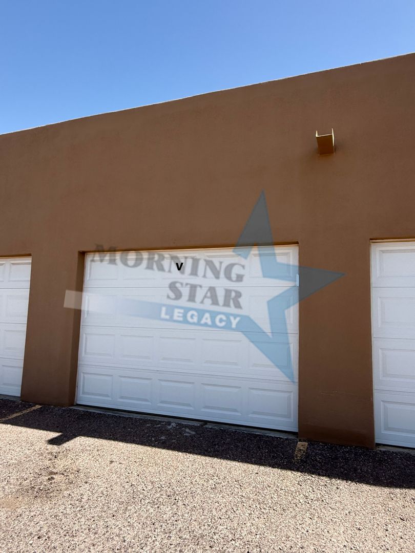 Las Cruces Apartment: 1000 La Fonda Dr