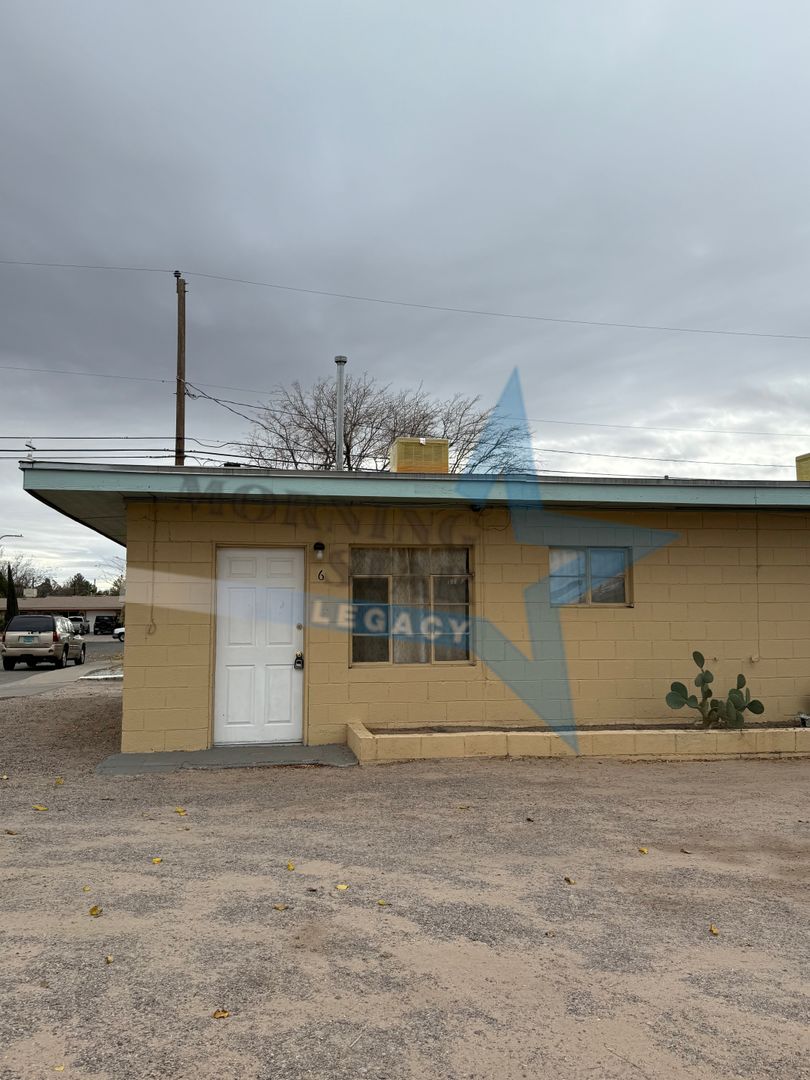 Las Cruces Apartment: 2300 Jordan Rd