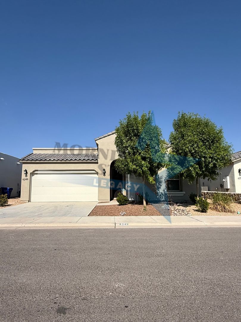 Las Cruces House: 6249 Recoleta Rd