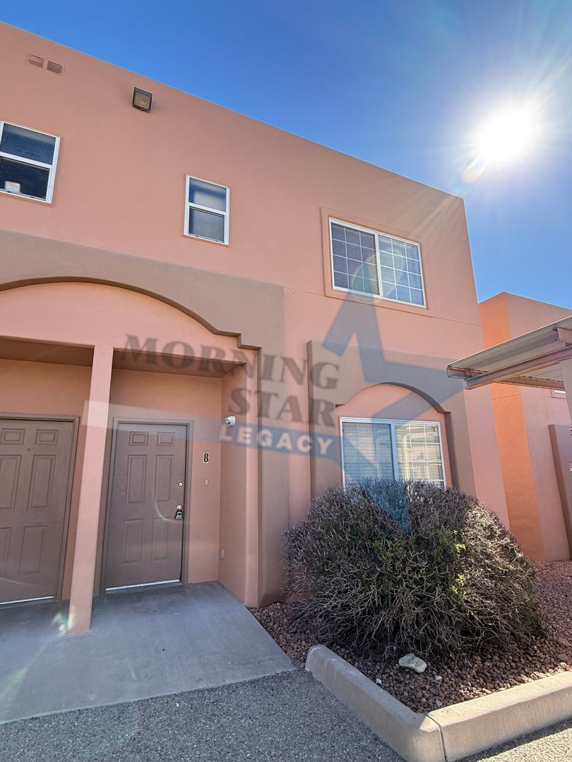 Las Cruces Apartment: 450 Ithaca Ct