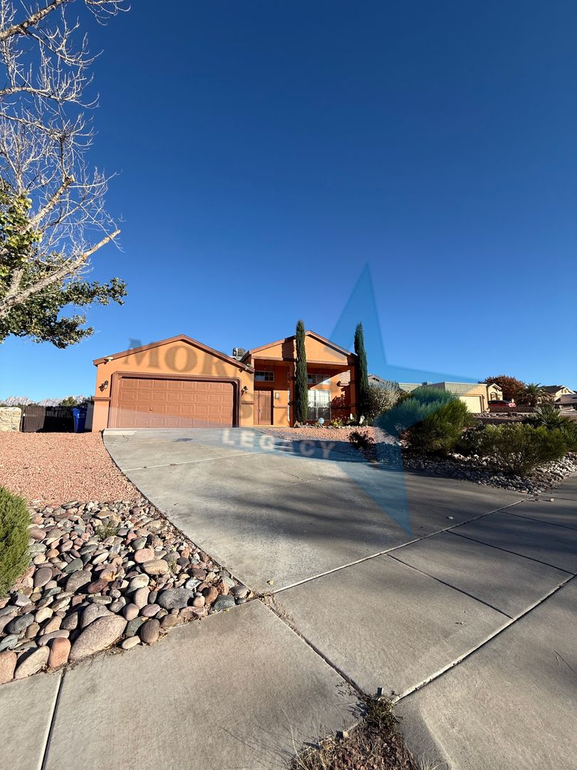 Las Cruces House: 3505 Canyon Ridge Arc