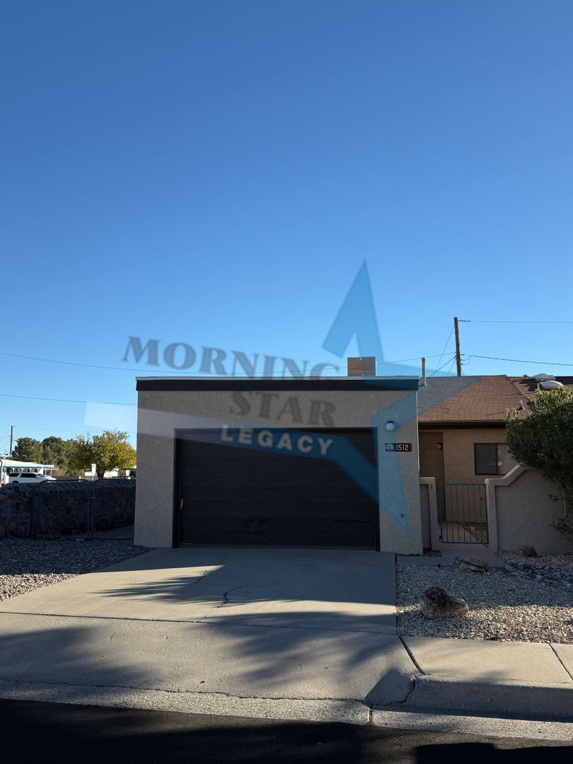 Las Cruces House: 1512 Andrews Dr