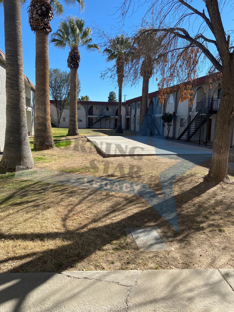 Las Cruces Apartment: 505 W Griggs