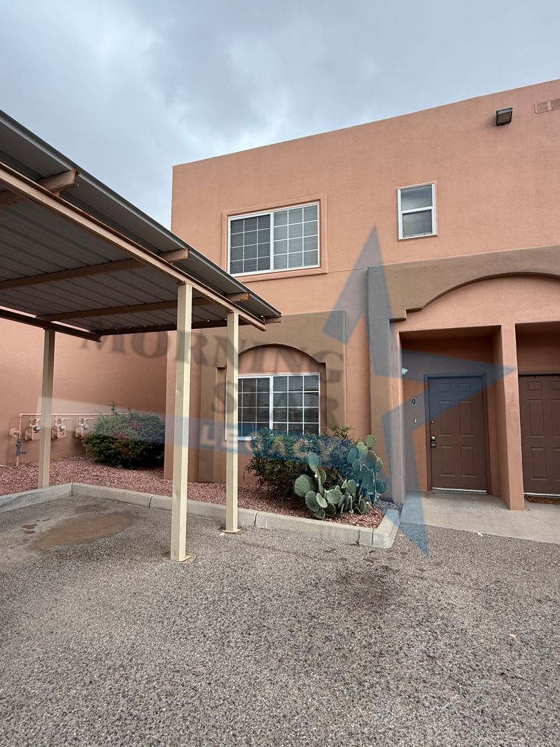 Las Cruces Apartment: 450 Ithaca Ct