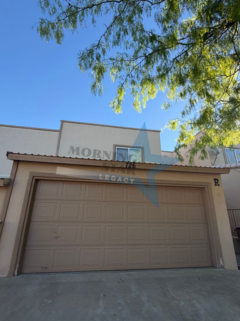 Las Cruces Apartment: 726 Hellenic