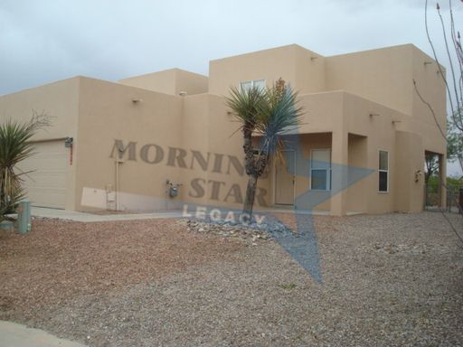 Cute Townhouse in Desirable Area- Close to everything! – photo 1