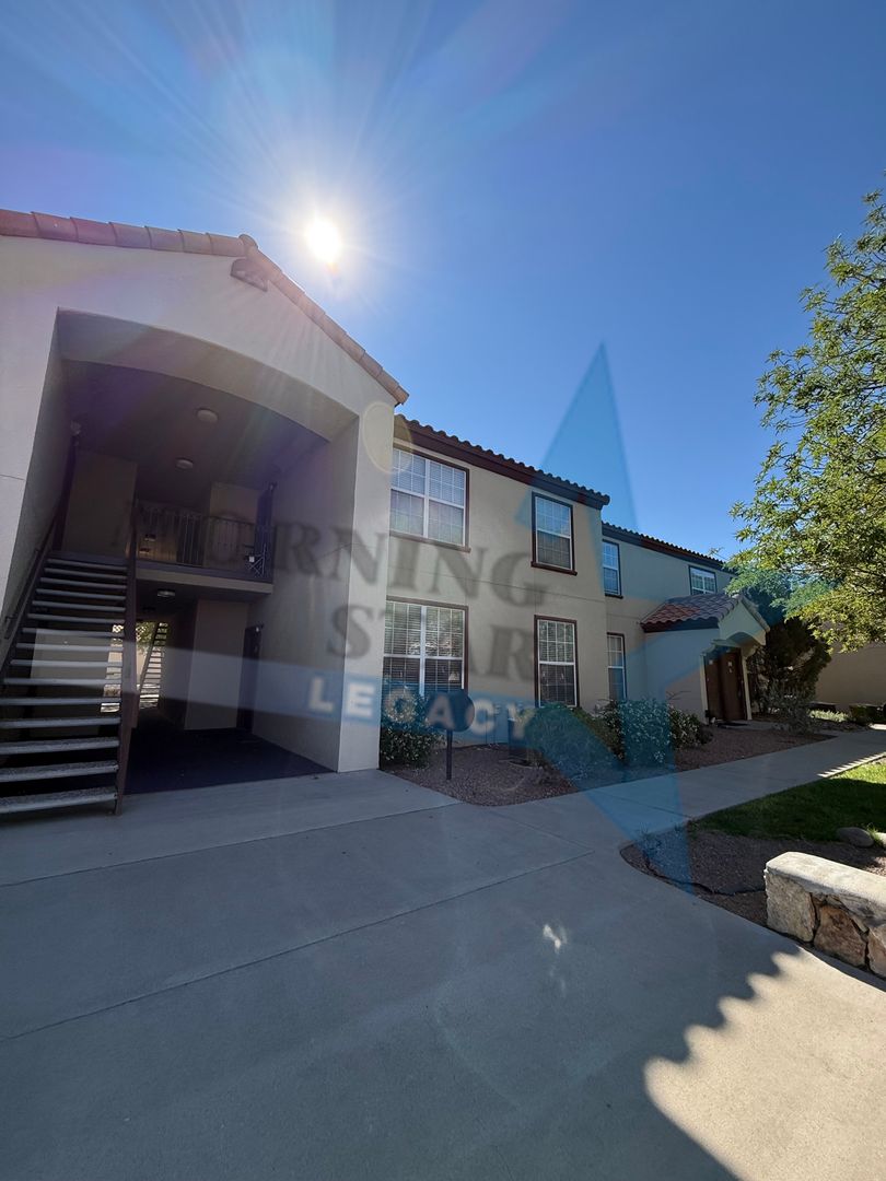Las Cruces Condo: 3901 Sonoma Springs Avenue #1006