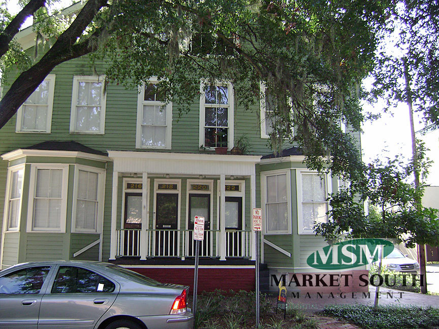Savannah House: 222 Houston Street