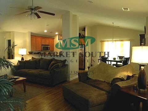 Savannah House: 128 Lake Pointe Drive