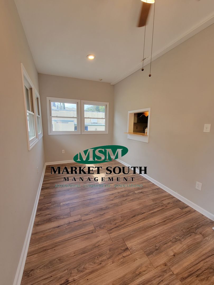 Savannah Apartment: 301 E. Liberty Street