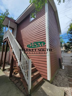 DOWNTOWN ANDERSON STREET CARRIAGE HOUSE – photo 1