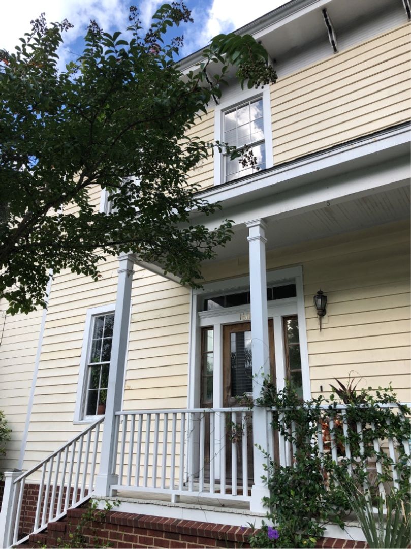 Savannah House: 1601 Lincoln Street