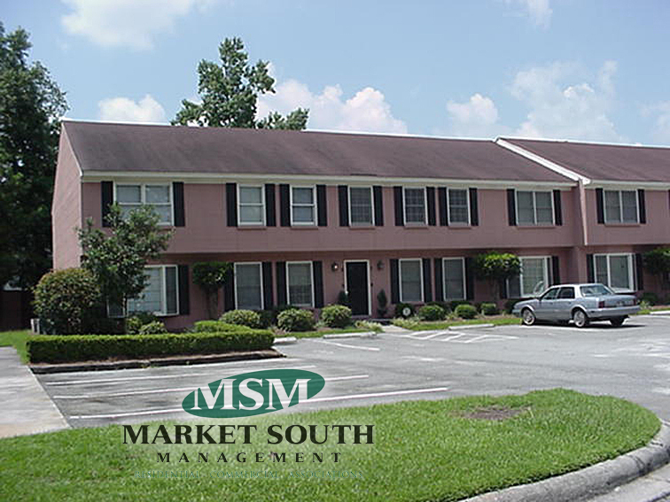 Savannah House: 6501 Habersham Street