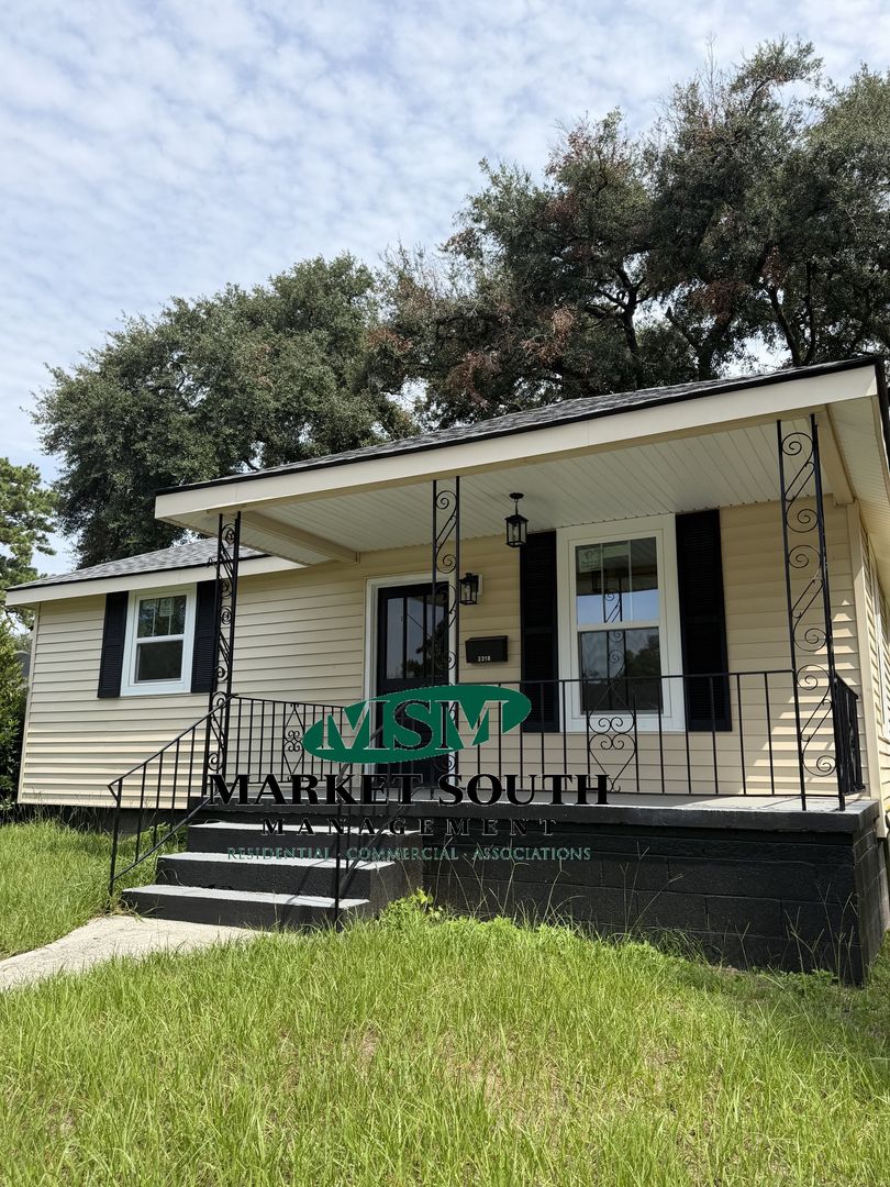 Savannah House: 2318 Florida Avenue