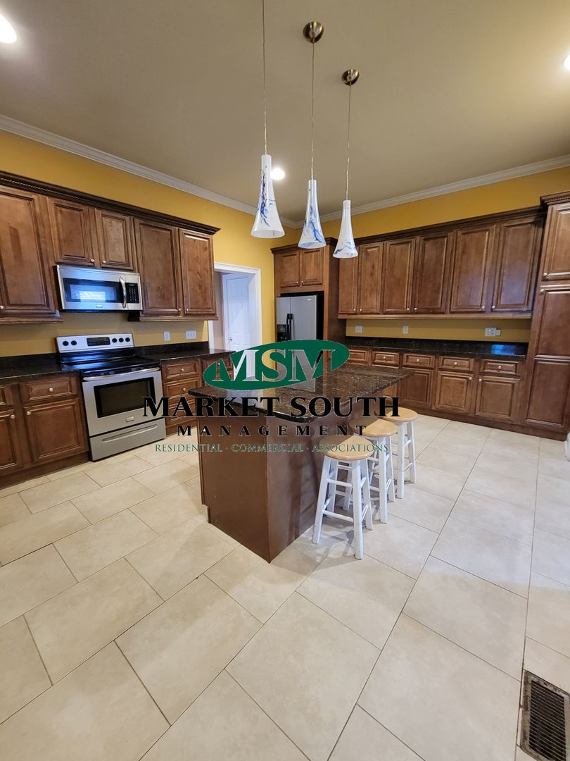 Savannah House: 518 W. 37th Street