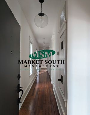 BEAUTIFULLY RENOVATED BOLTON STREET LOCATION! – photo 1