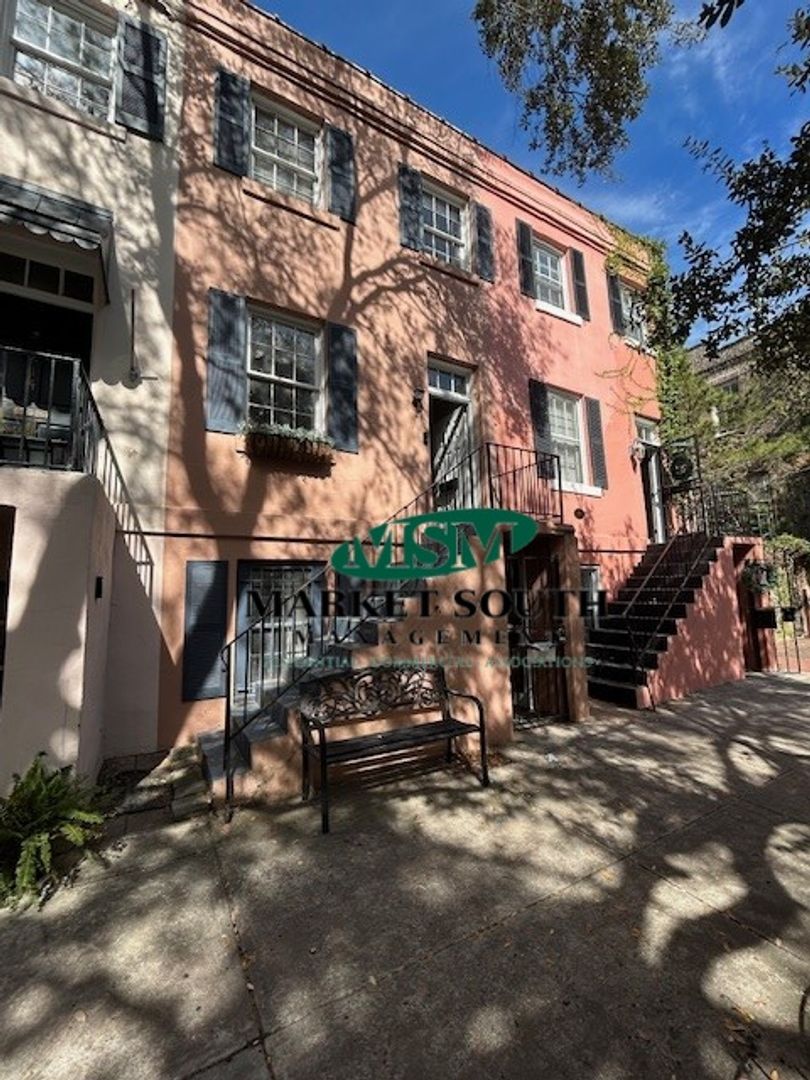 Savannah House: 216 1/2 E. Jones Street